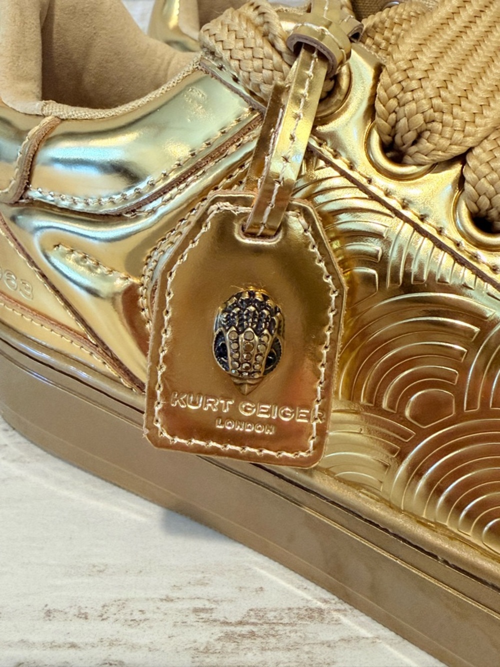 Kurt Geiger London Women's 40EU Southbank Tag Gold Metallic Platform Sneakers - Picture 2 of 12